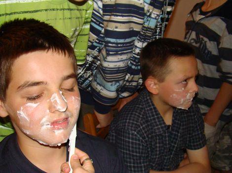 zielona_szkola5132.jpg - Po tym goleniu skórę majš gładkš jak "pupa niemowlaka"